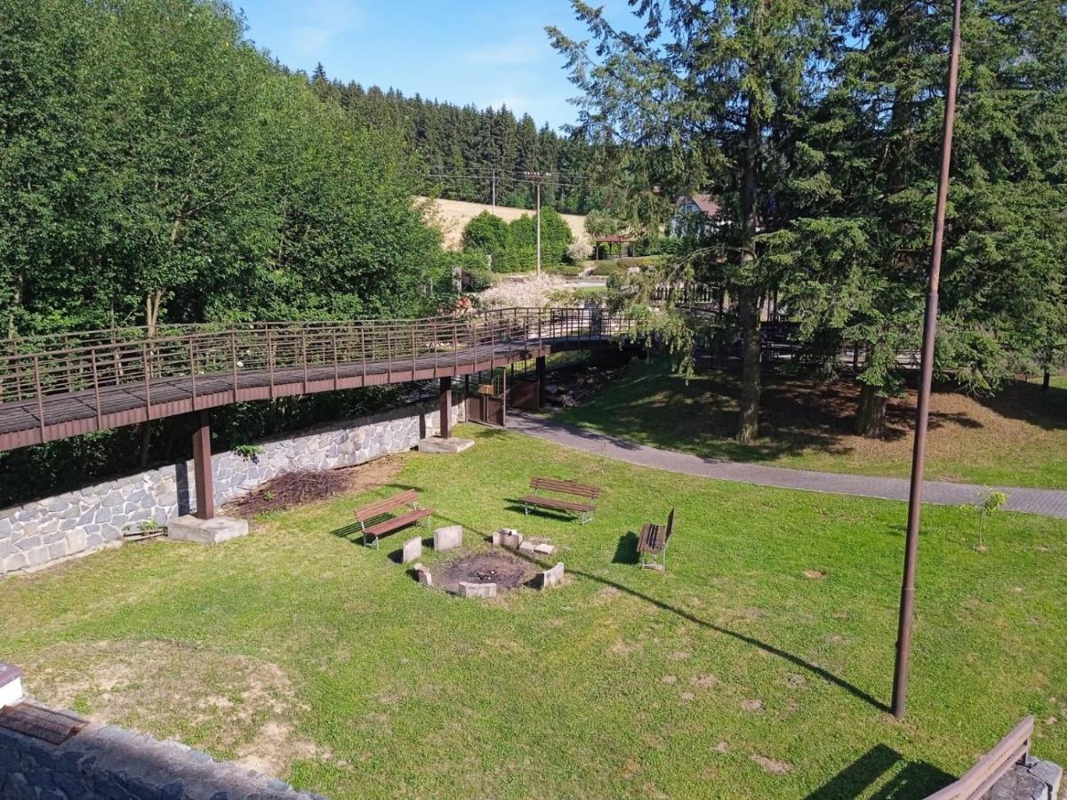 Hotel Forestyma Годонин Экстерьер фото