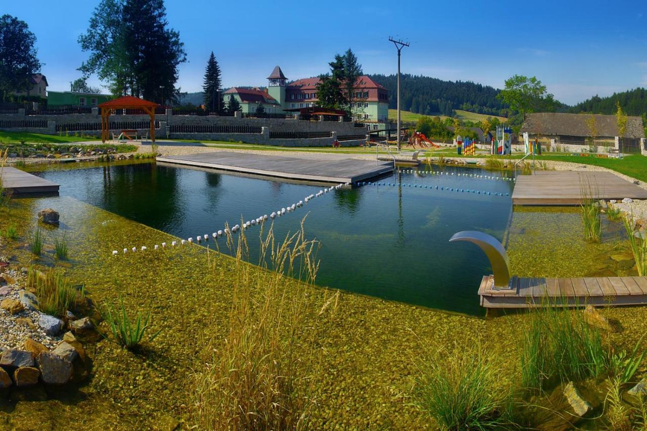 Hotel Forestyma Годонин Экстерьер фото