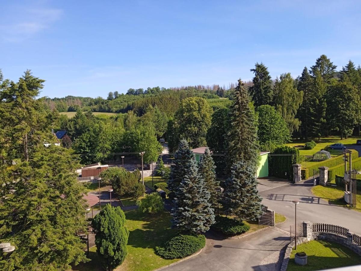 Hotel Forestyma Годонин Экстерьер фото