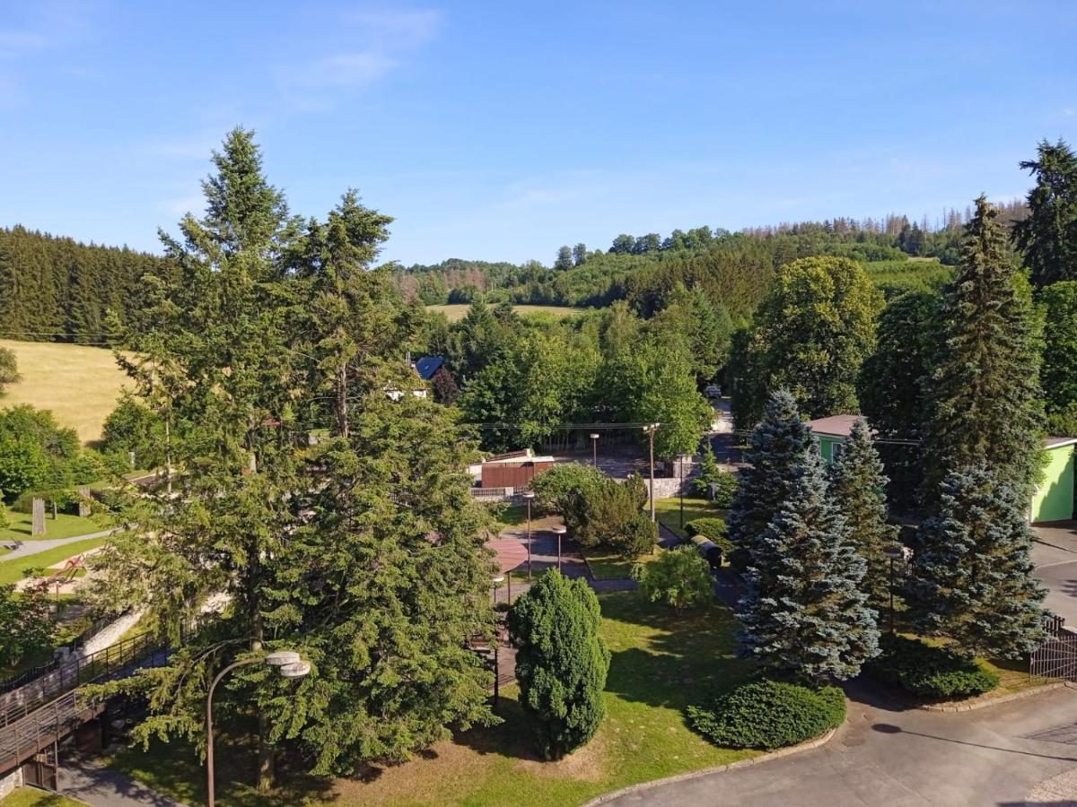 Hotel Forestyma Годонин Экстерьер фото