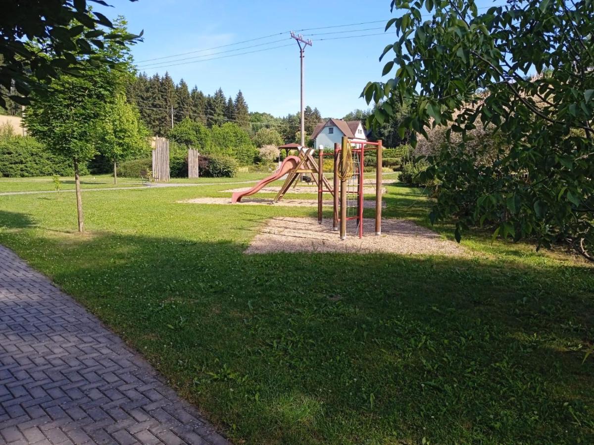 Hotel Forestyma Годонин Экстерьер фото